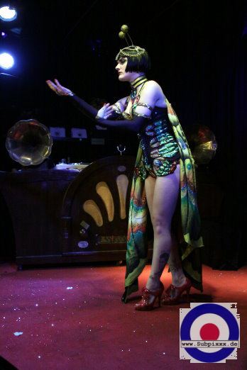 Cleo Viper (I) Ballroom Goes Burlesque - Noels Ballroom, Leipzig 15. September 2012 (Show 2) (8).JPG